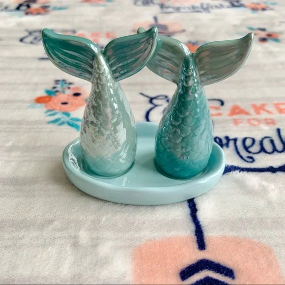🧜🏻♀️ Nautical Coastal Teal Mermaid Fin S & P Shakers - Picture 7 of 7